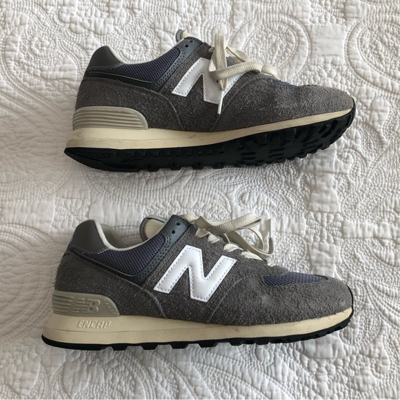 New Balance 574 in Dark Grey Colour - Picture 2 of 4